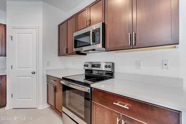 13115 ANNIES WALK Drive, Jacksonville, FL 32218