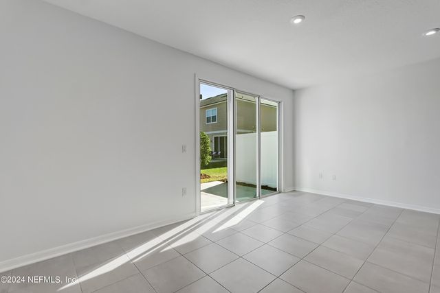 13115 ANNIES WALK Drive, Jacksonville, FL 32218