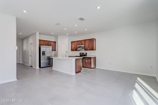 13115 ANNIES WALK Drive, Jacksonville, FL 32218