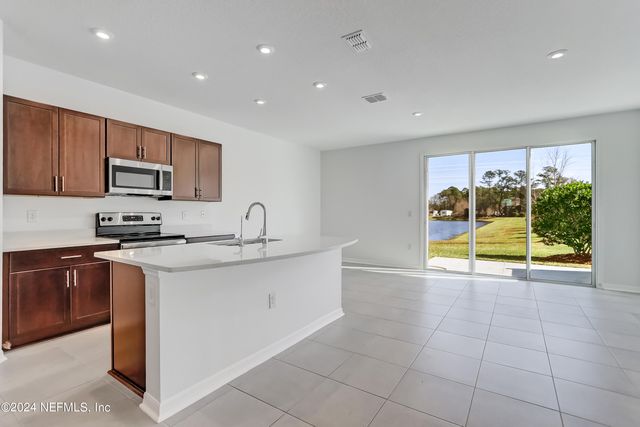 13115 ANNIES WALK Drive, Jacksonville, FL 32218