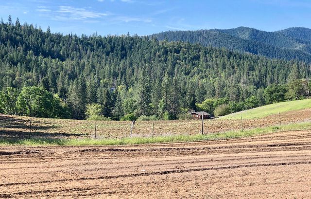 10250 Sterling Creek Road, Jacksonville, OR 97530
