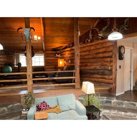 10250 Sterling Creek Road, Jacksonville, OR 97530