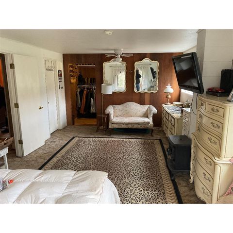 10250 Sterling Creek Road, Jacksonville, OR 97530