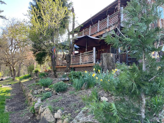 10250 Sterling Creek Road, Jacksonville, OR 97530