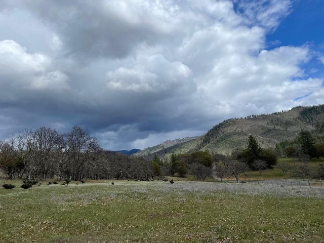 10250 Sterling Creek Road, Jacksonville, OR 97530