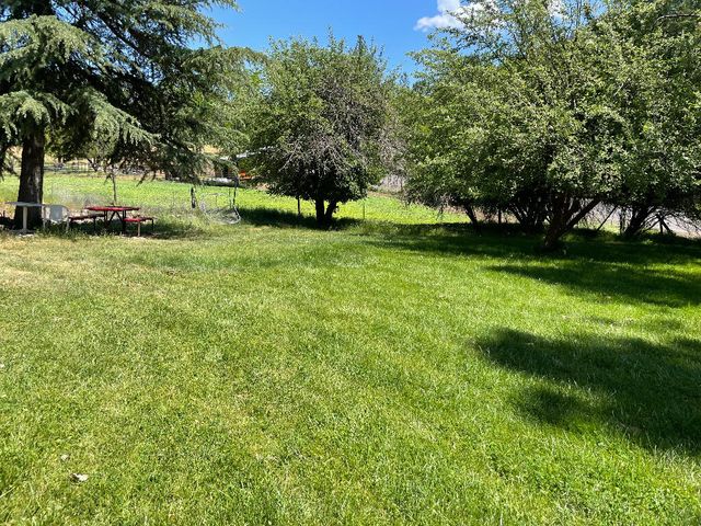 10250 Sterling Creek Road, Jacksonville, OR 97530