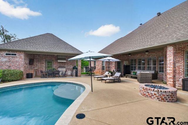 305 Hines Crossing, Bullard, TX 75757