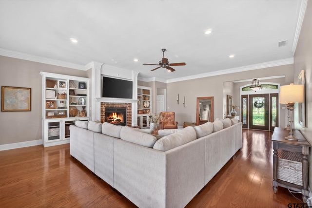 305 Hines Crossing, Bullard, TX 75757