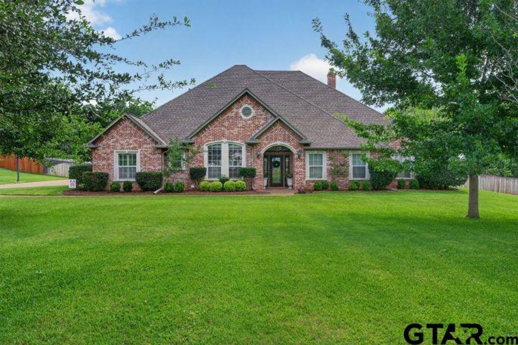 305 Hines Crossing, Bullard, TX 75757