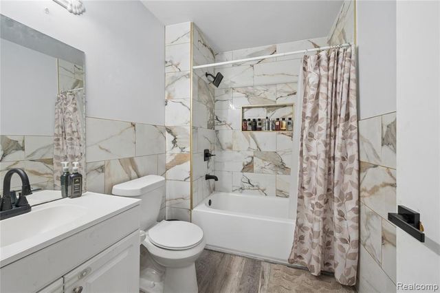 37031 Colgate, Sterling Heights, MI 48310