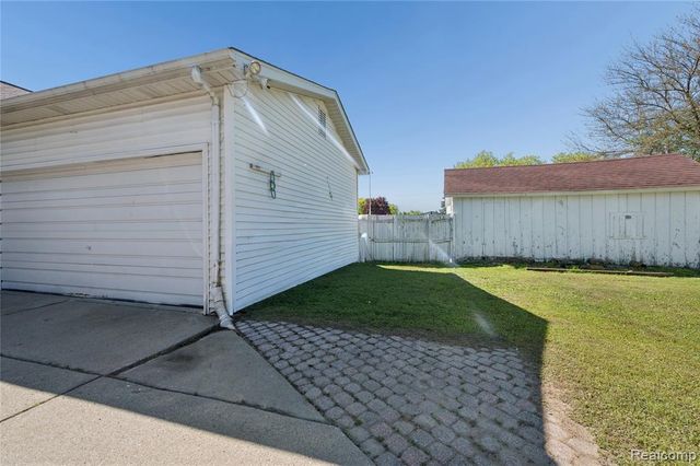 37031 Colgate, Sterling Heights, MI 48310