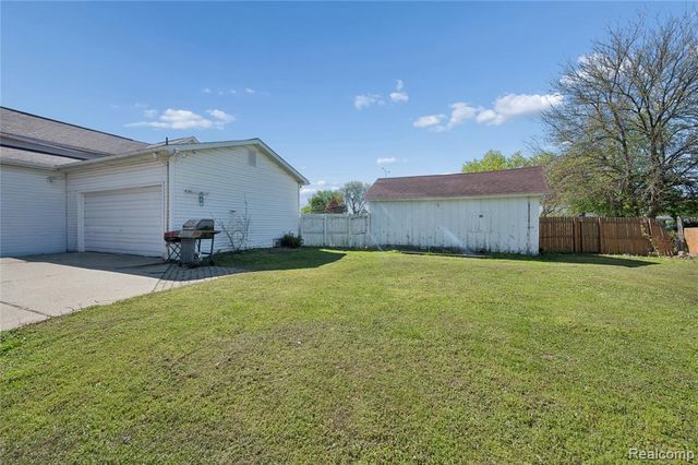 37031 Colgate, Sterling Heights, MI 48310