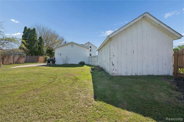37031 Colgate, Sterling Heights, MI 48310