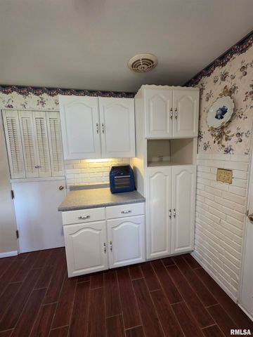 923 W NORTHMOOR Road, Peoria, IL 61614