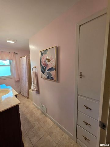 923 W NORTHMOOR Road, Peoria, IL 61614