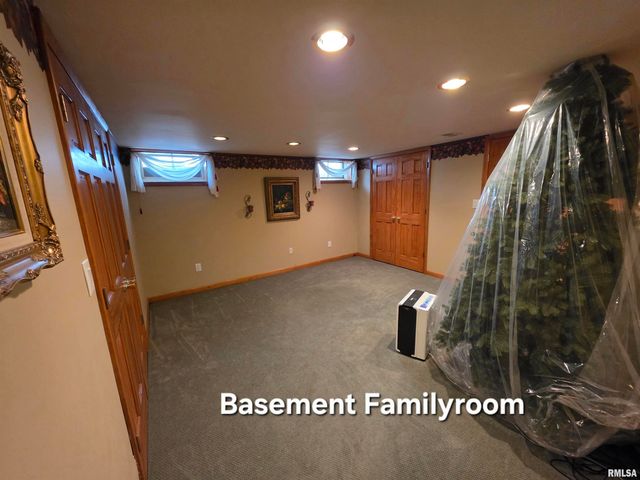 923 W NORTHMOOR Road, Peoria, IL 61614