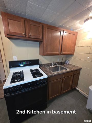 923 W NORTHMOOR Road, Peoria, IL 61614