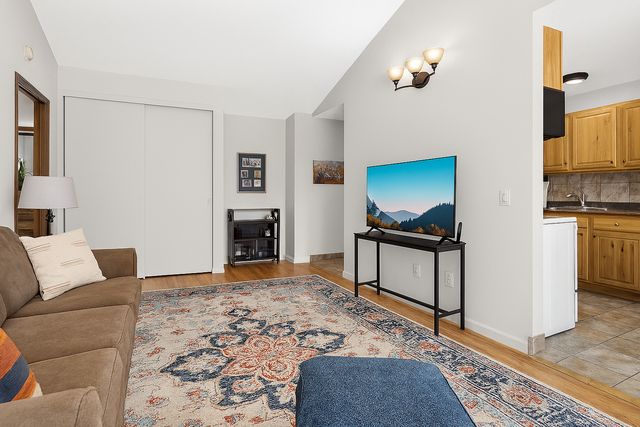 811 Smetana Road 8, Hopkins, MN 55343