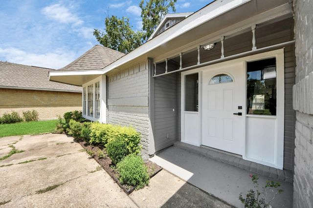 11910 Green Glade Drive, Houston, TX 77099