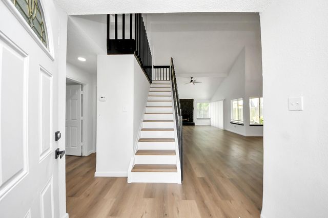 11910 Green Glade Drive, Houston, TX 77099