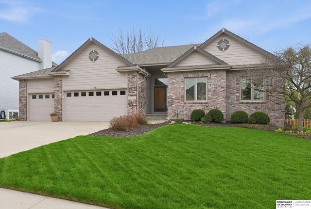 17511 T Street, Omaha, NE 68135