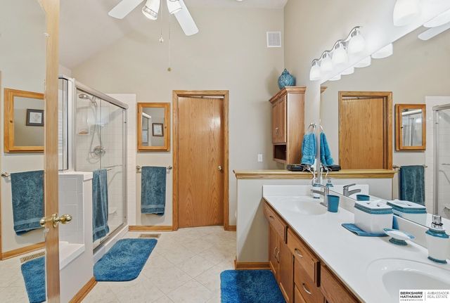 17511 T Street, Omaha, NE 68135