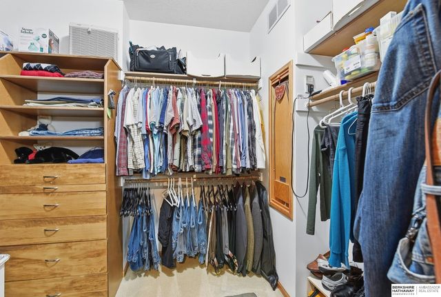 17511 T Street, Omaha, NE 68135