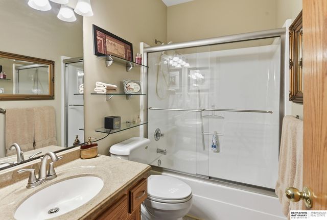 17511 T Street, Omaha, NE 68135