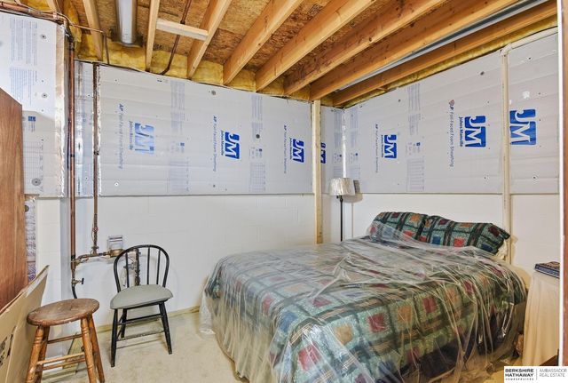 17511 T Street, Omaha, NE 68135