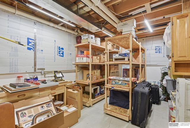 17511 T Street, Omaha, NE 68135