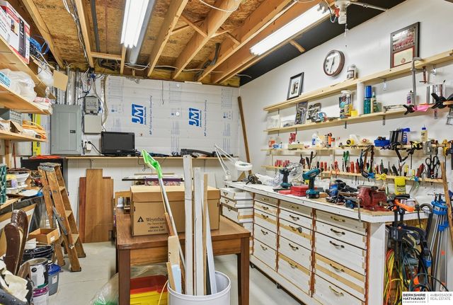 17511 T Street, Omaha, NE 68135