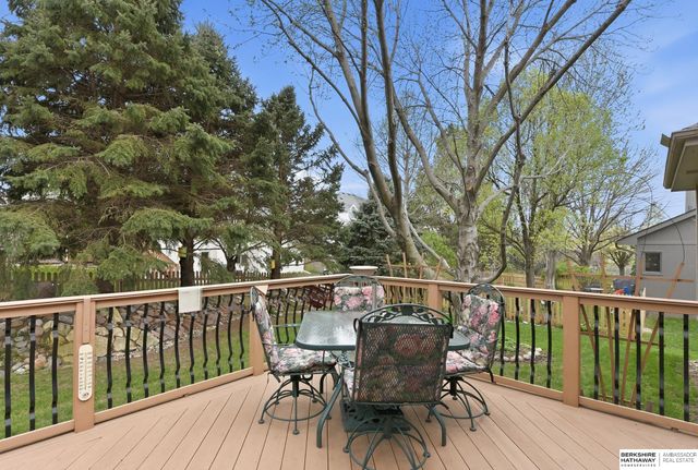 17511 T Street, Omaha, NE 68135