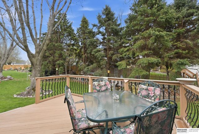 17511 T Street, Omaha, NE 68135