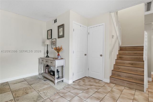 2160 White Pine Cir B, Green Acres, FL 33415