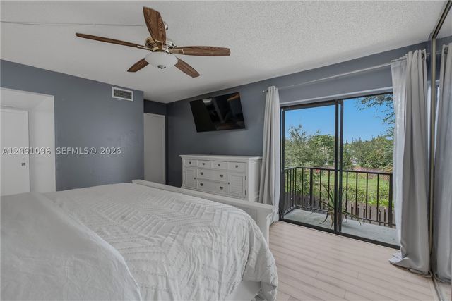 2160 White Pine Cir B, Green Acres, FL 33415