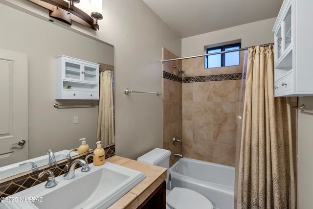 2010 E River Rd Unit 102, Tucson, AZ 85718