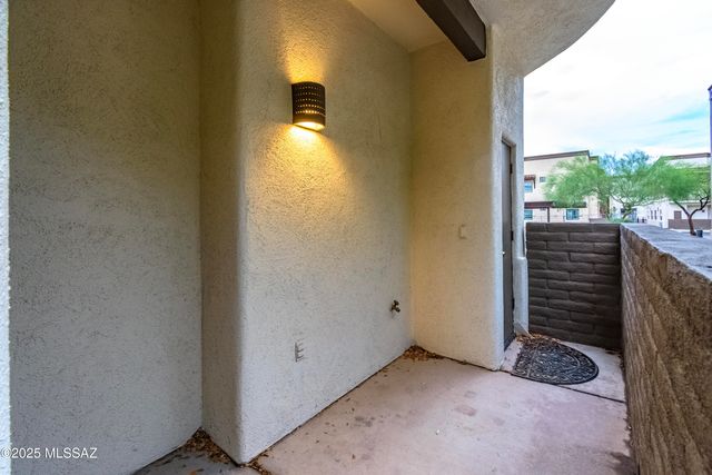 2010 E River Rd Unit 102, Tucson, AZ 85718
