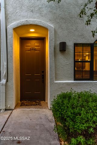 2010 E River Rd Unit 102, Tucson, AZ 85718
