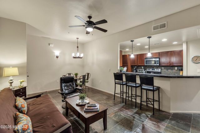 2010 E River Rd Unit 102, Tucson, AZ 85718