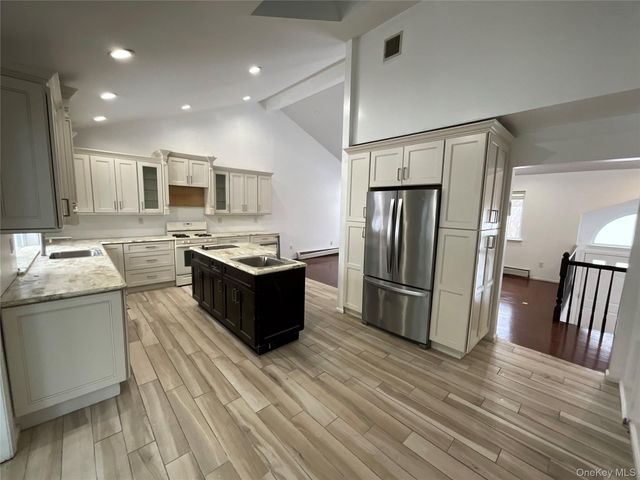 7 Country Hollow, Highland Mills, NY 10930