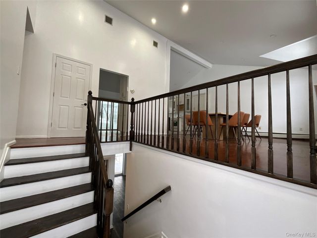 7 Country Hollow, Highland Mills, NY 10930