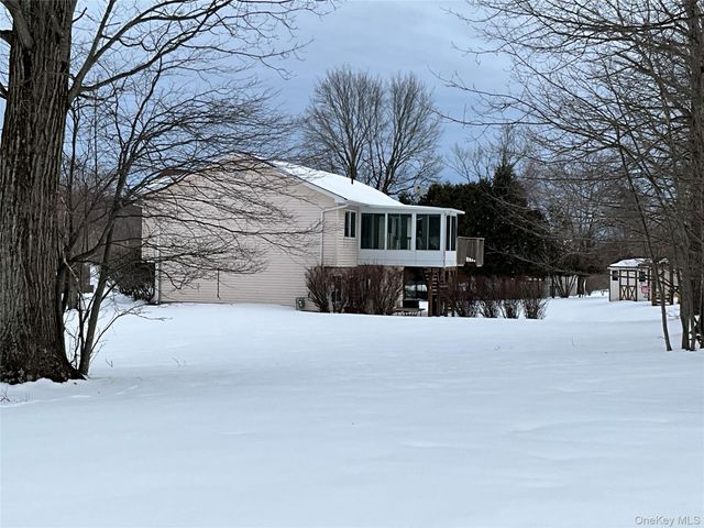 7 Country Hollow, Highland Mills, NY 10930