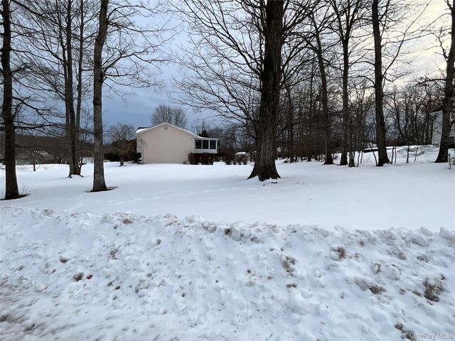 7 Country Hollow, Highland Mills, NY 10930