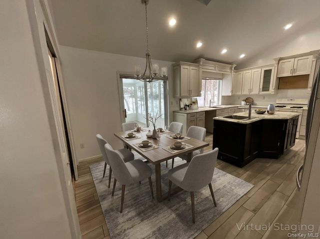 7 Country Hollow, Highland Mills, NY 10930