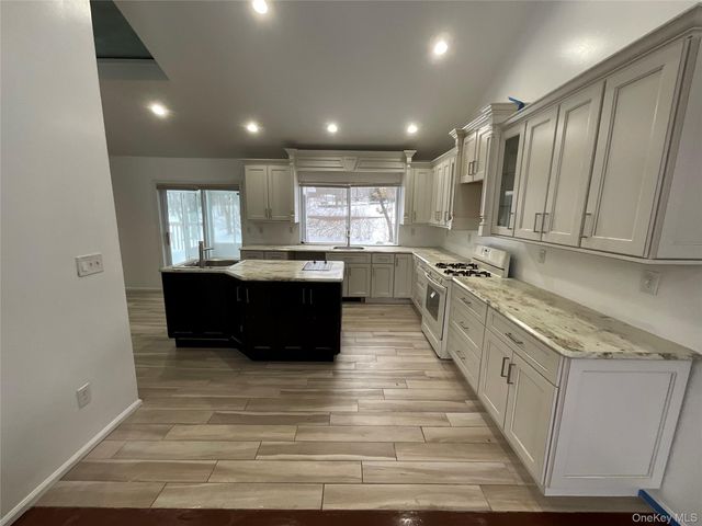 7 Country Hollow, Highland Mills, NY 10930