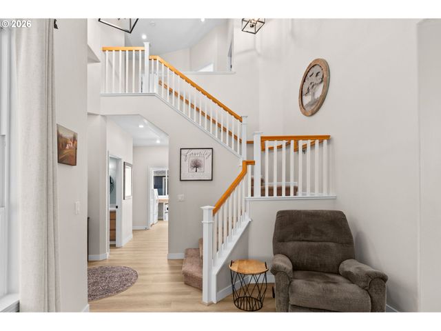 17135 Sw GREENGATE Dr, Sherwood, OR 97140