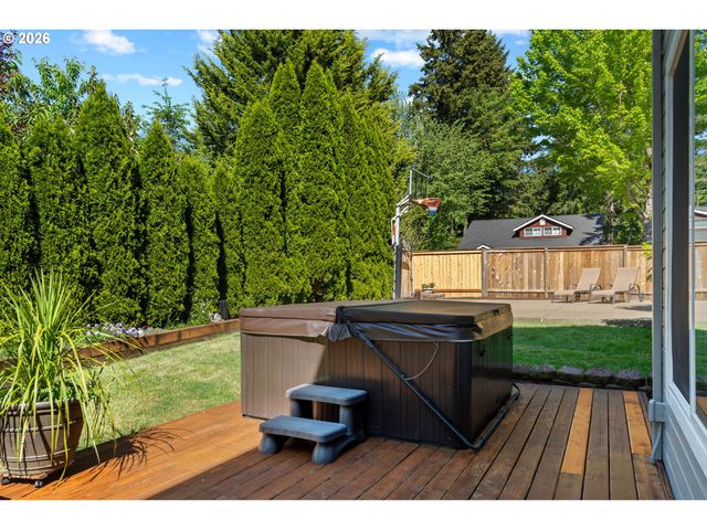 17135 Sw GREENGATE Dr, Sherwood, OR 97140