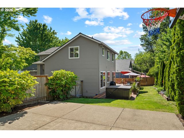 17135 Sw GREENGATE Dr, Sherwood, OR 97140