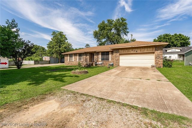 708 Main Street, Arkoma, OK 74901