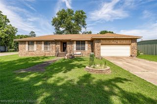 708 Main Street, Arkoma, OK 74901